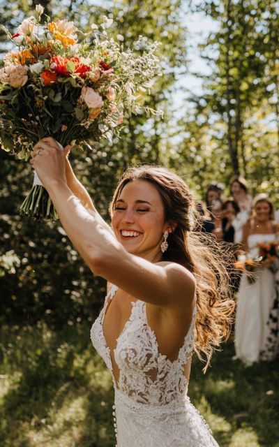 mariée qui jette le bouquet